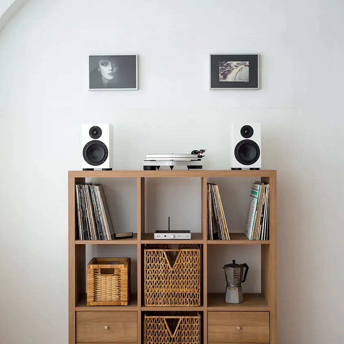 Pro-Ject RPM 1 Carbon Turntable - Image 4