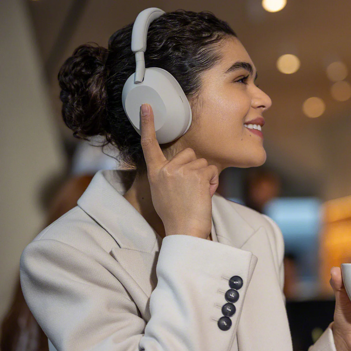 Sony WH-1000XM5 Wireless Over-Ear Headphones - Image 28